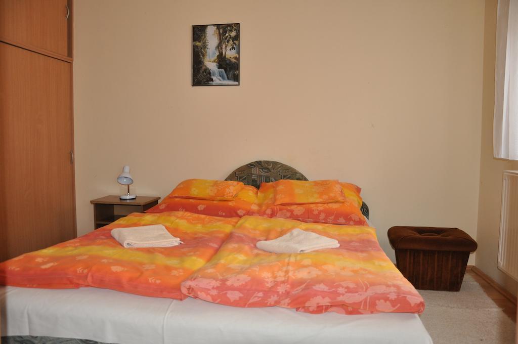 Jazmin Panzio Hotel Hajduszoboszlo Ruang foto