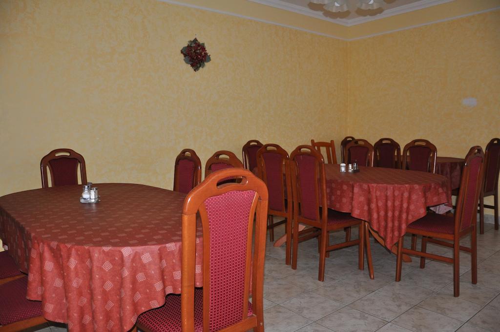 Jazmin Panzio Hotel Hajduszoboszlo Bagian luar foto