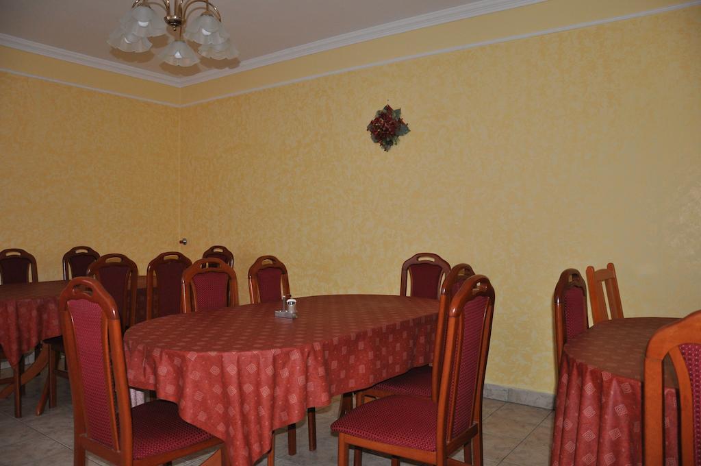 Jazmin Panzio Hotel Hajduszoboszlo Bagian luar foto