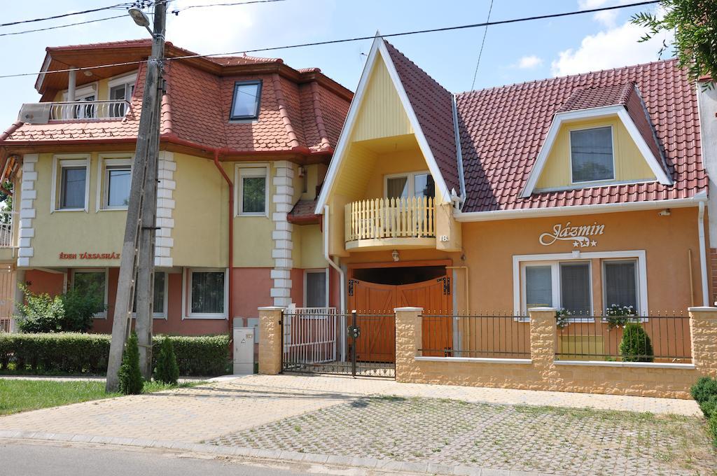 Jazmin Panzio Hotel Hajduszoboszlo Bagian luar foto